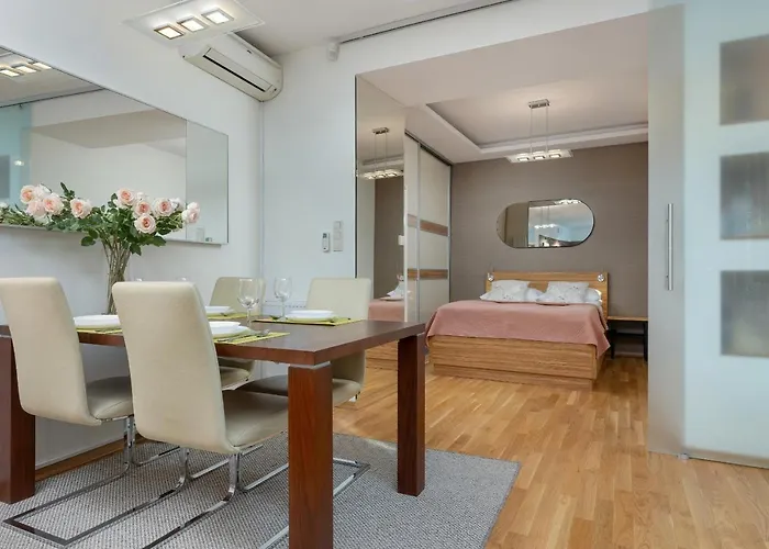 Cosy Apartment With Parking In The City Centre Warszawa By Noclegi Renters