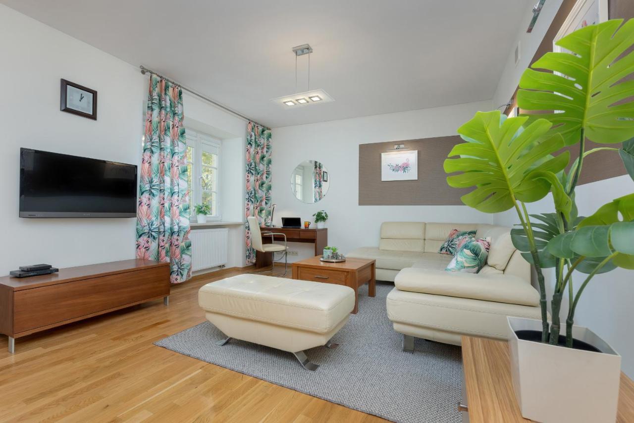 Cosy With Parking In The Centre By Renters Apartmán